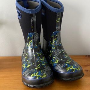 Bogs Kids Classic Axel Size 6 Youth. Like New Condition.